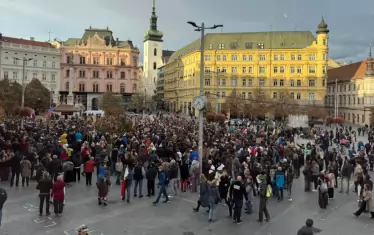 В Чехия протестират в защита на обществените медии